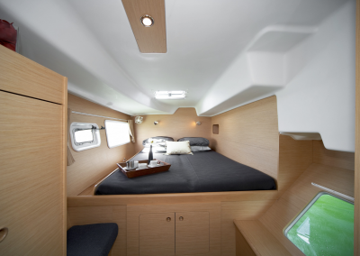 cama en camarote de barco