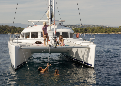 familia en catamaran