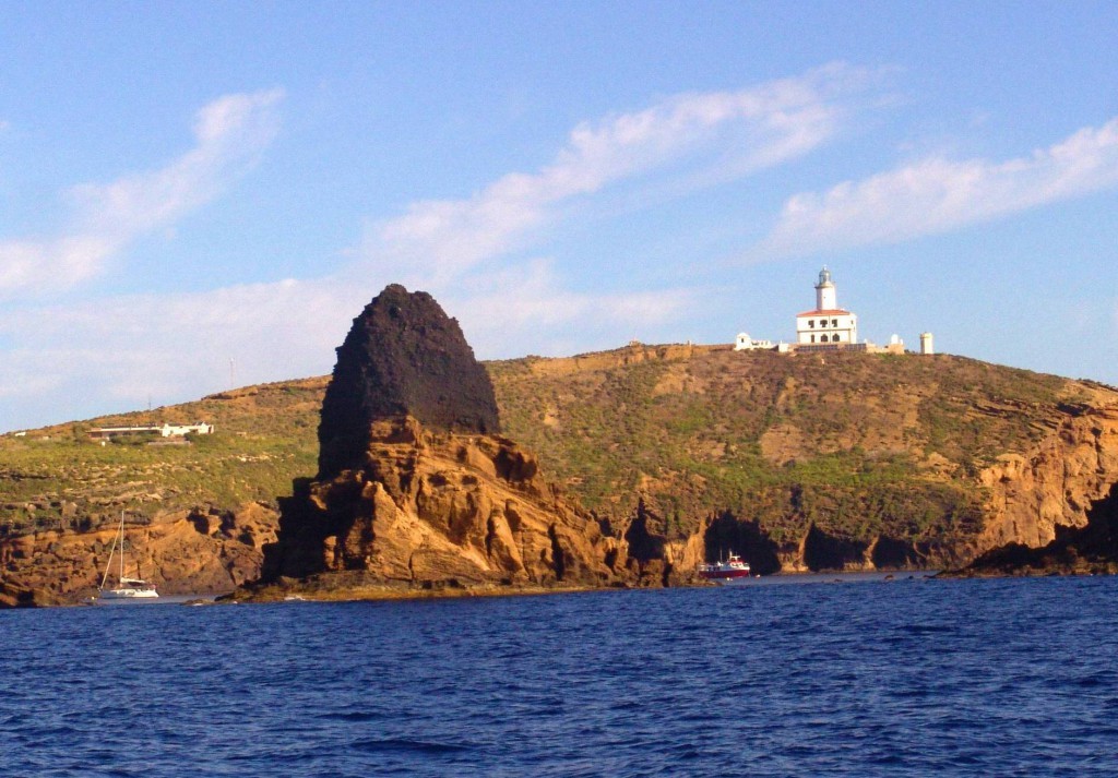 Columbretes-illa-grossa-1024x713