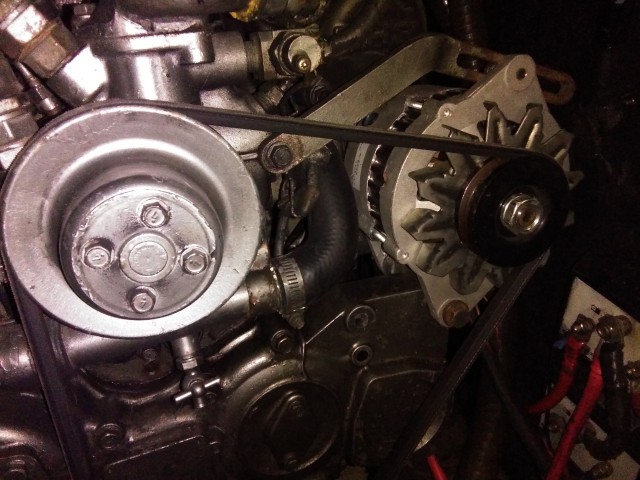 aluqiler-veleros-ibiza-alternador-hitachi-640x480