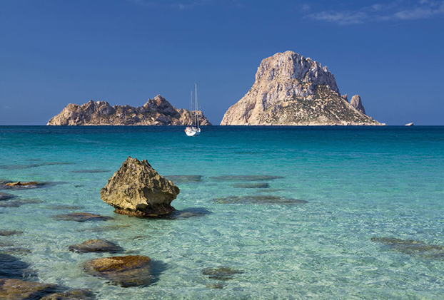 Cala d'Hort's with Es Vedra and Es Vedranell islands, Ibiza, Balearen, Spanien