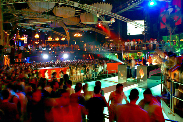 salir-fiestas-ibiza-Privilege-2 jpg