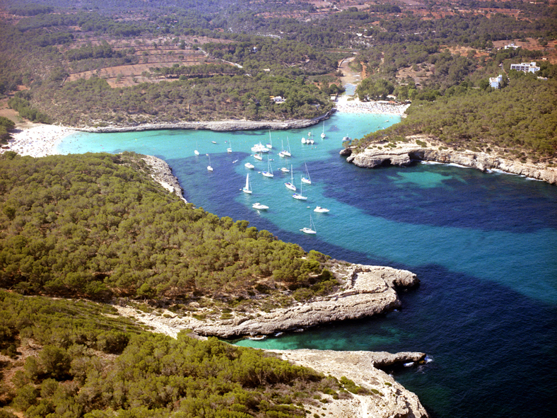 cala mondrago jpg Alquiler de barcos
