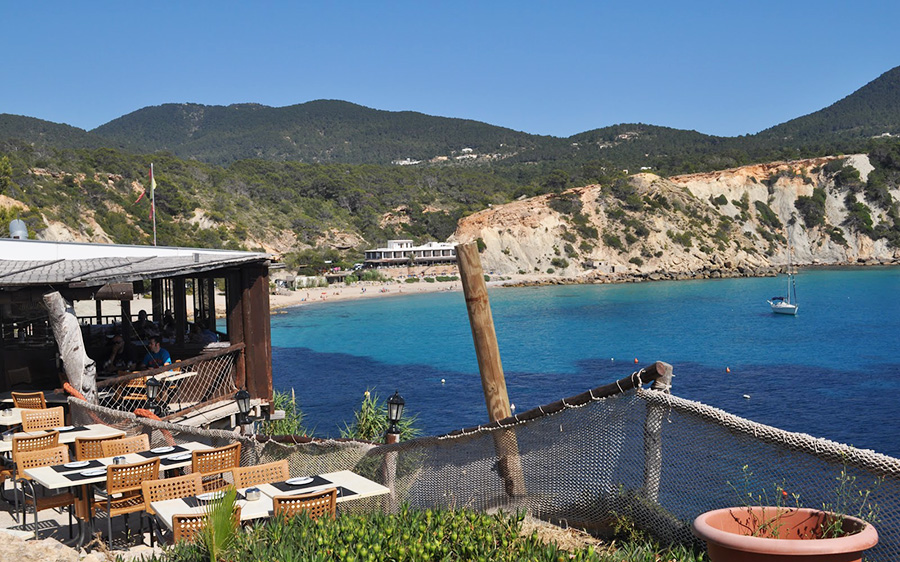 alquiler-barcos-ibiza- veleros-catamaranes-yates.lanchas el boldado cala d´hort jpg