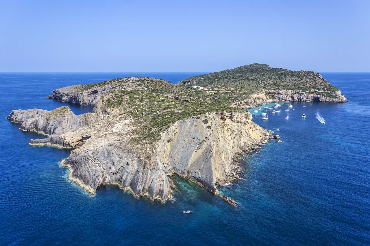 island-tagomago Alquiler der barcos Ibiza y Formentera Veleros Catamaranes Yates Lanchas Motoras 