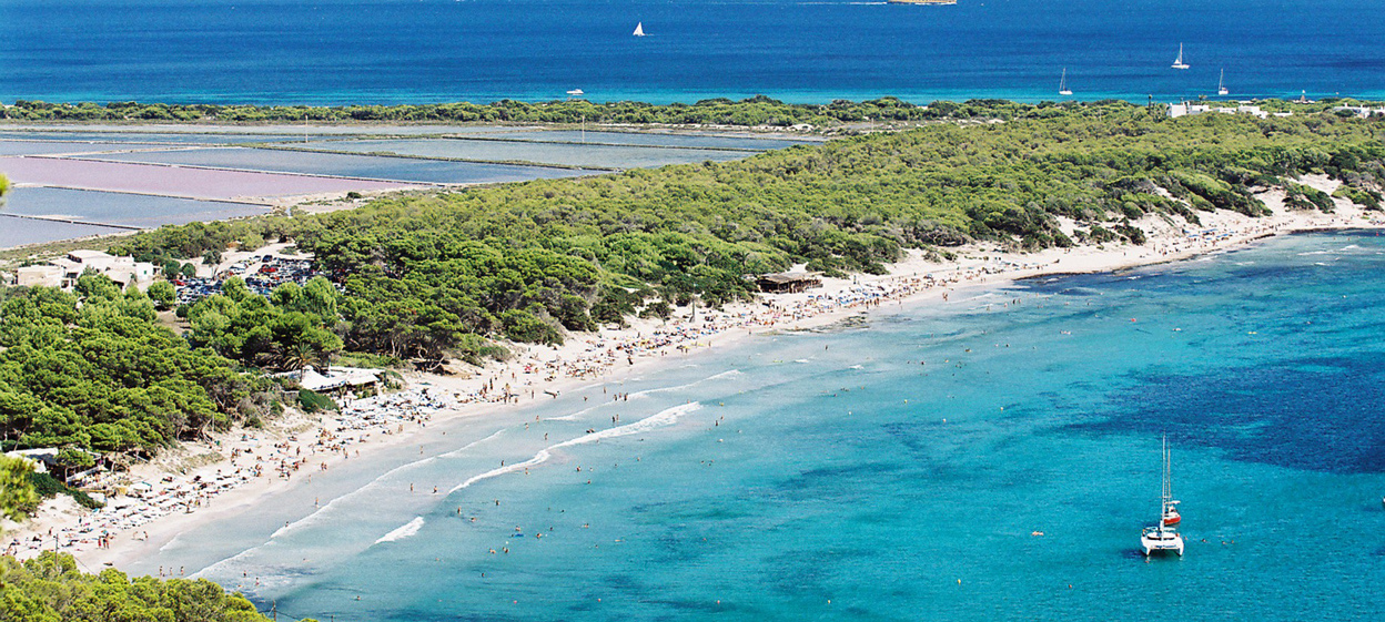 las-salinas-1 Alqyiler de barcos en Ibiza Alquiler de veleros, Alquiler de Catamaranes Alquiler de Lanchas motoras 