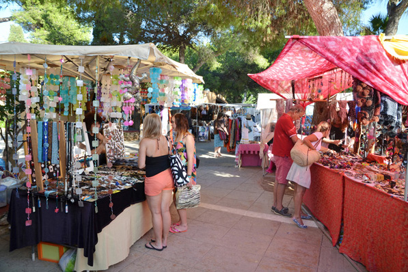 alquiler-barcos-ibiza-formentera-mercadillo-es-canar-ibiza