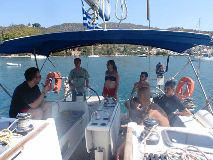 Alquiler-barcos-Ibiza-Formentera-Veleros-Catamaranes-Yates-Motoras-vida-a-bordo-velero-01