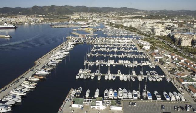 alquiler-de-catamaranes-ibiza-marina-botafoch-jpg