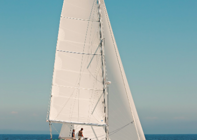 catamaran tripulado