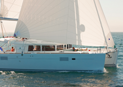 familiar en velero de alquiler