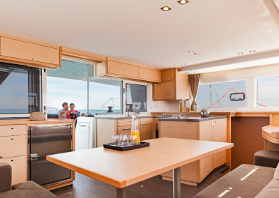 interior de madera de barco