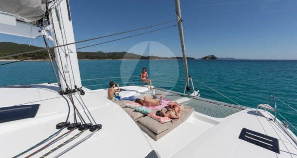 proa catamaran saona 47