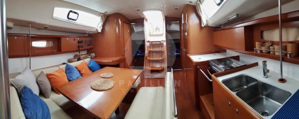alquiler de veleros en formentera interior oceanis 43