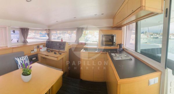 lagoon 400 cocina