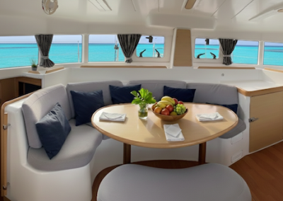 catamaran interior salón lagoon 380